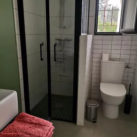 Au Calme Proche Commodites Apartment *