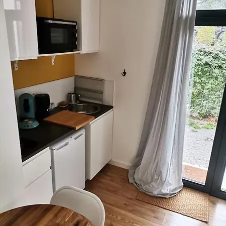 Au Calme Proche Commodites Apartment *